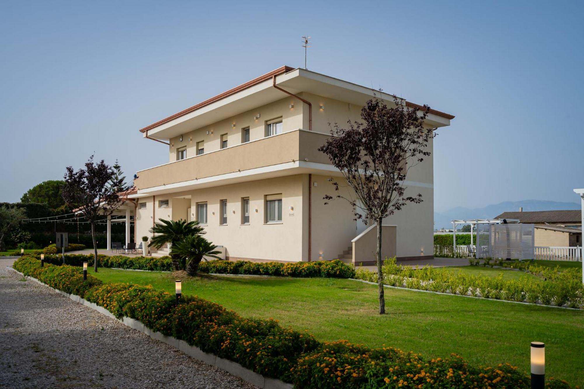Villa Zefiro Suites & Events Battipaglia Eksteriør billede